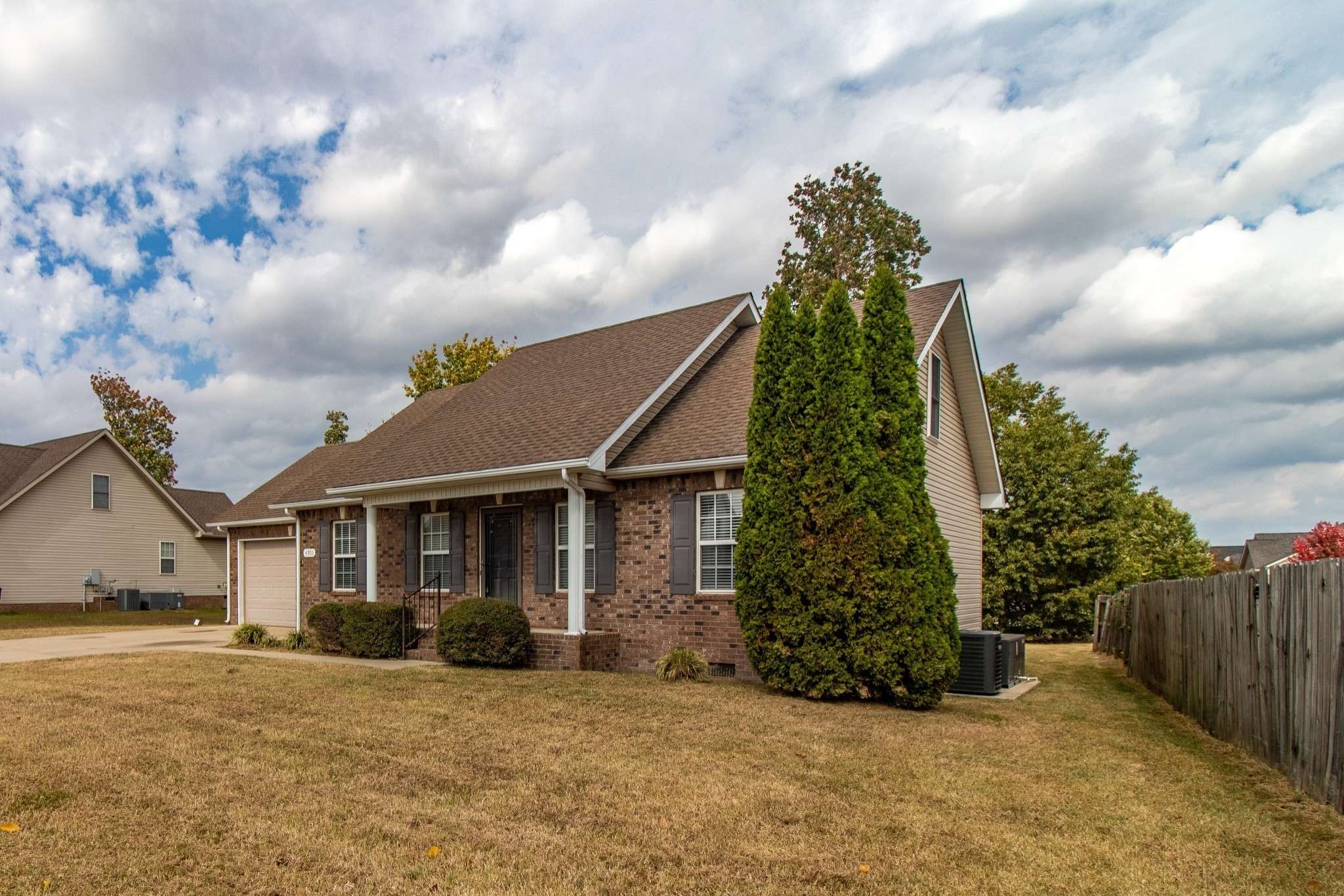 4910 Court Dr, Murfreesboro, TN 37128