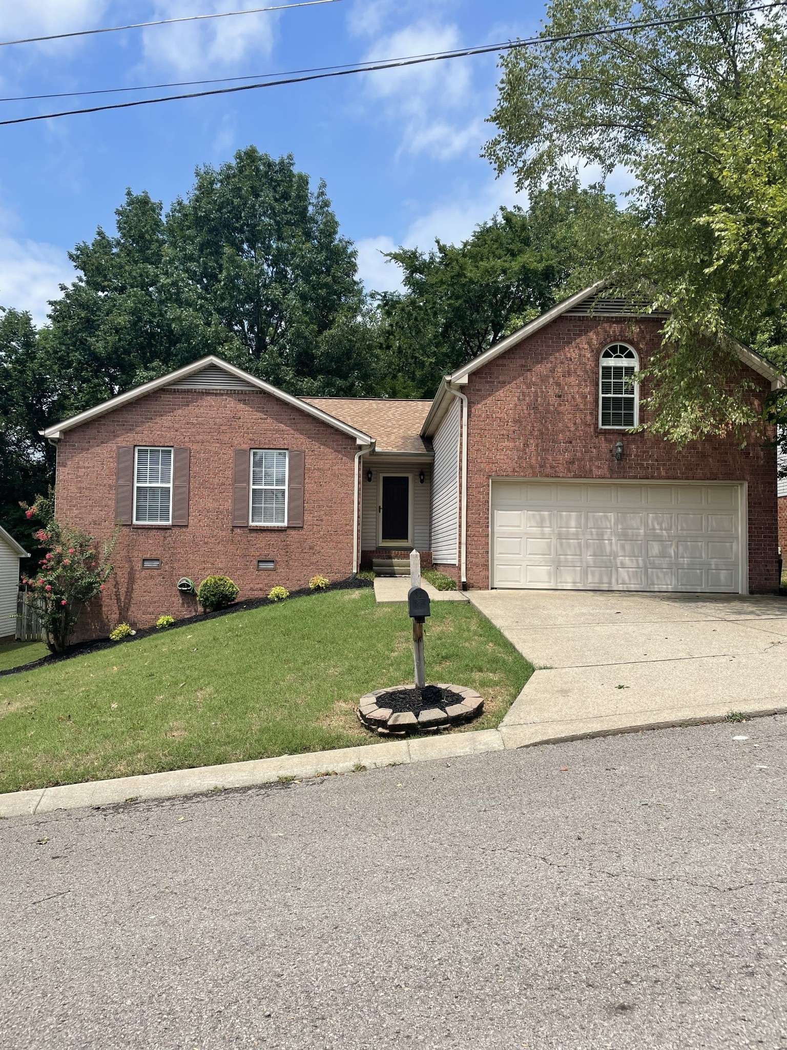 160 Bradford Cir, Hendersonville, TN 37075
