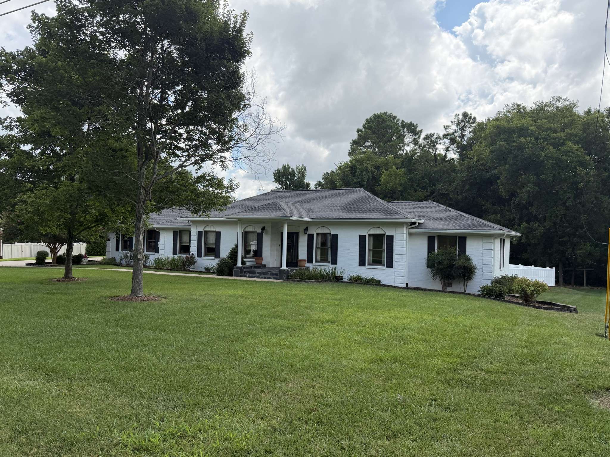 1505 Timberwood Dr, Columbia, TN 38401
