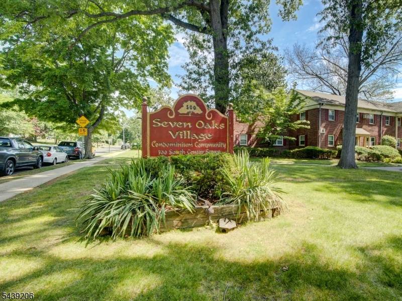 500 S Center St #E11, City Of Orange Twp., NJ 07050