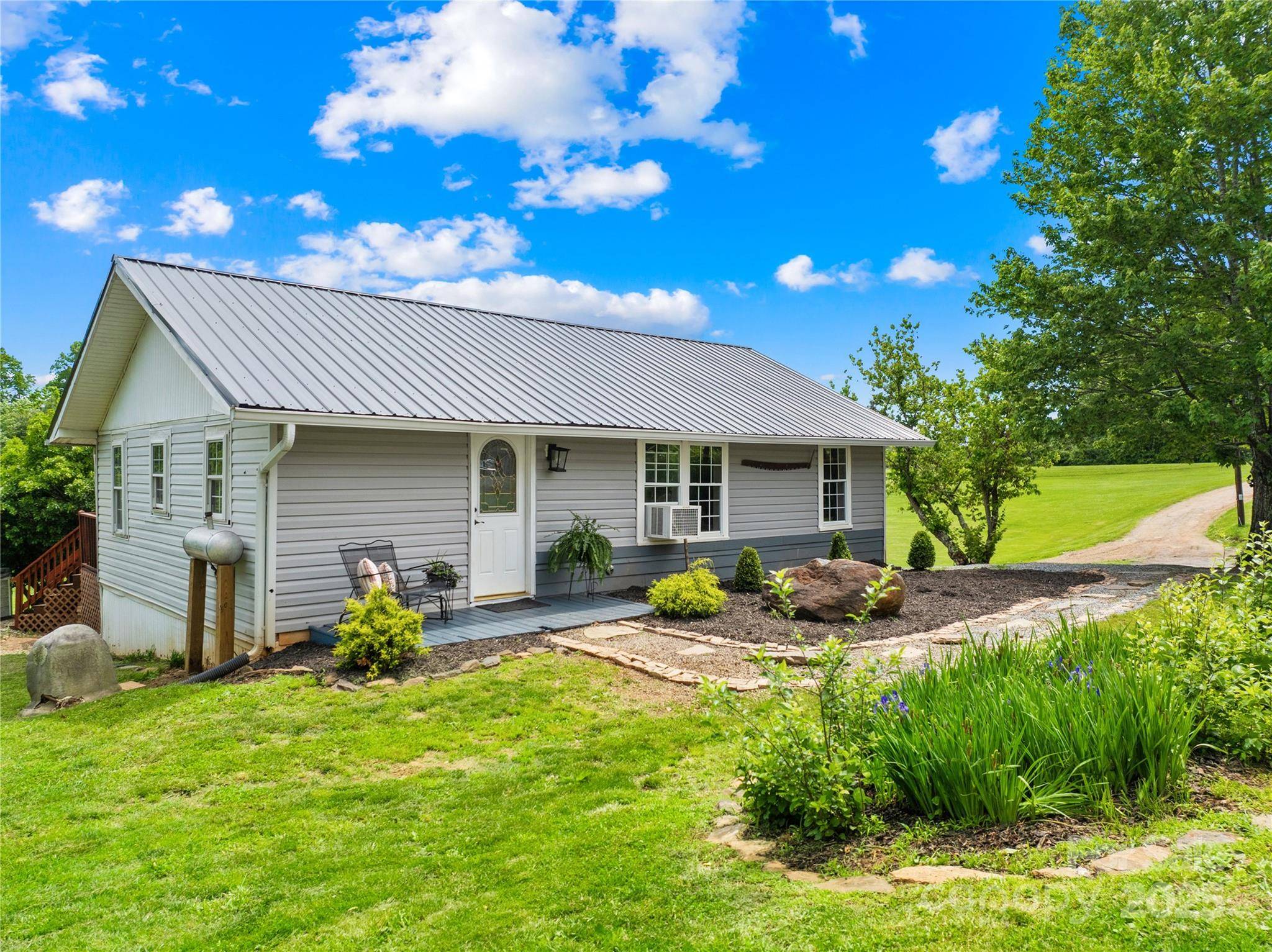 16 Julep DR, Alexander, NC 28701