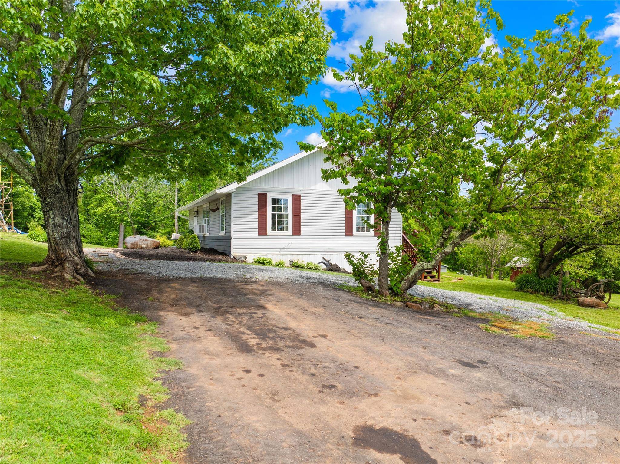 16 Julep DR, Alexander, NC 28701
