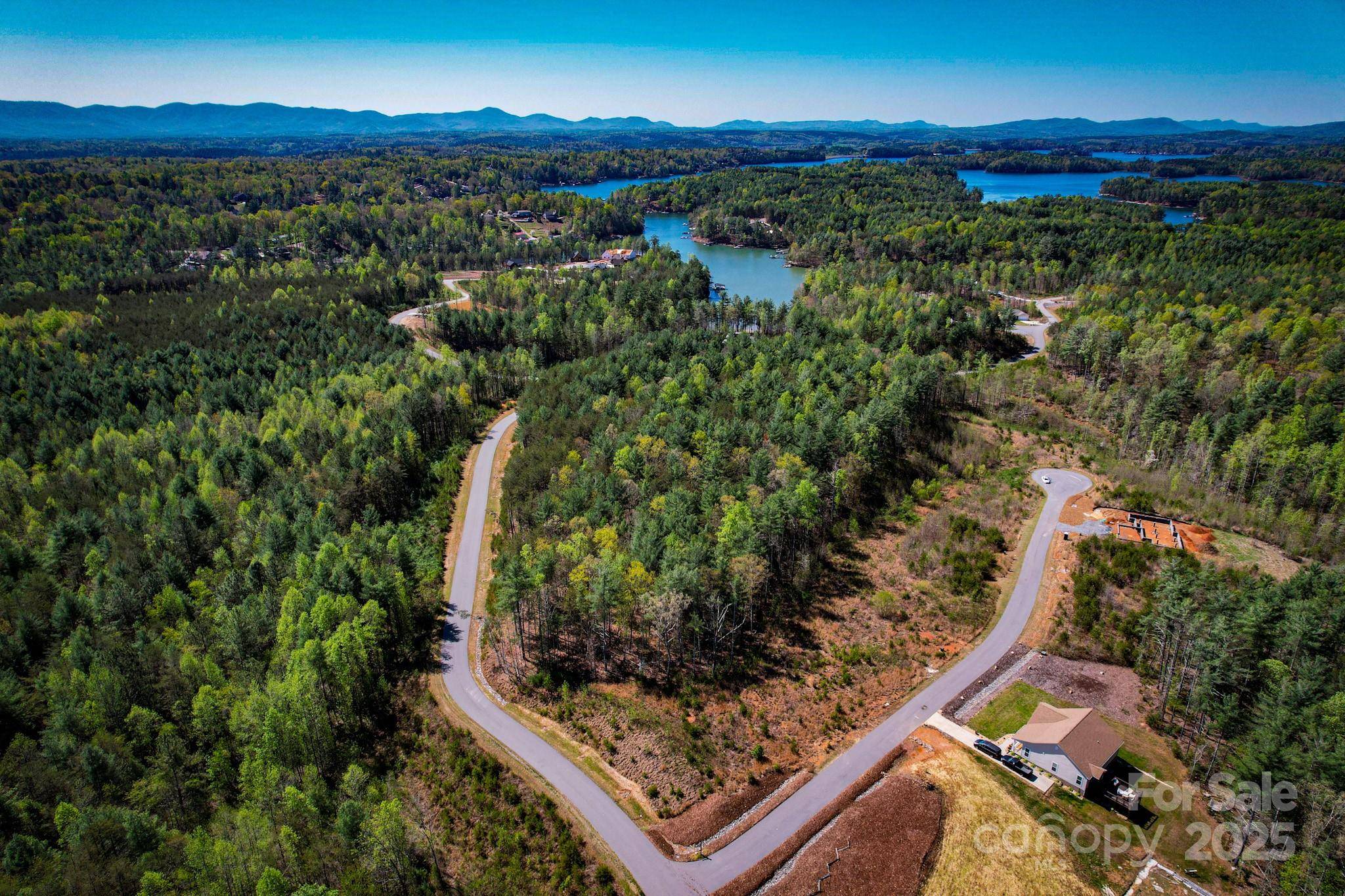 2033 Starlight LN #111, Morganton, NC 28655