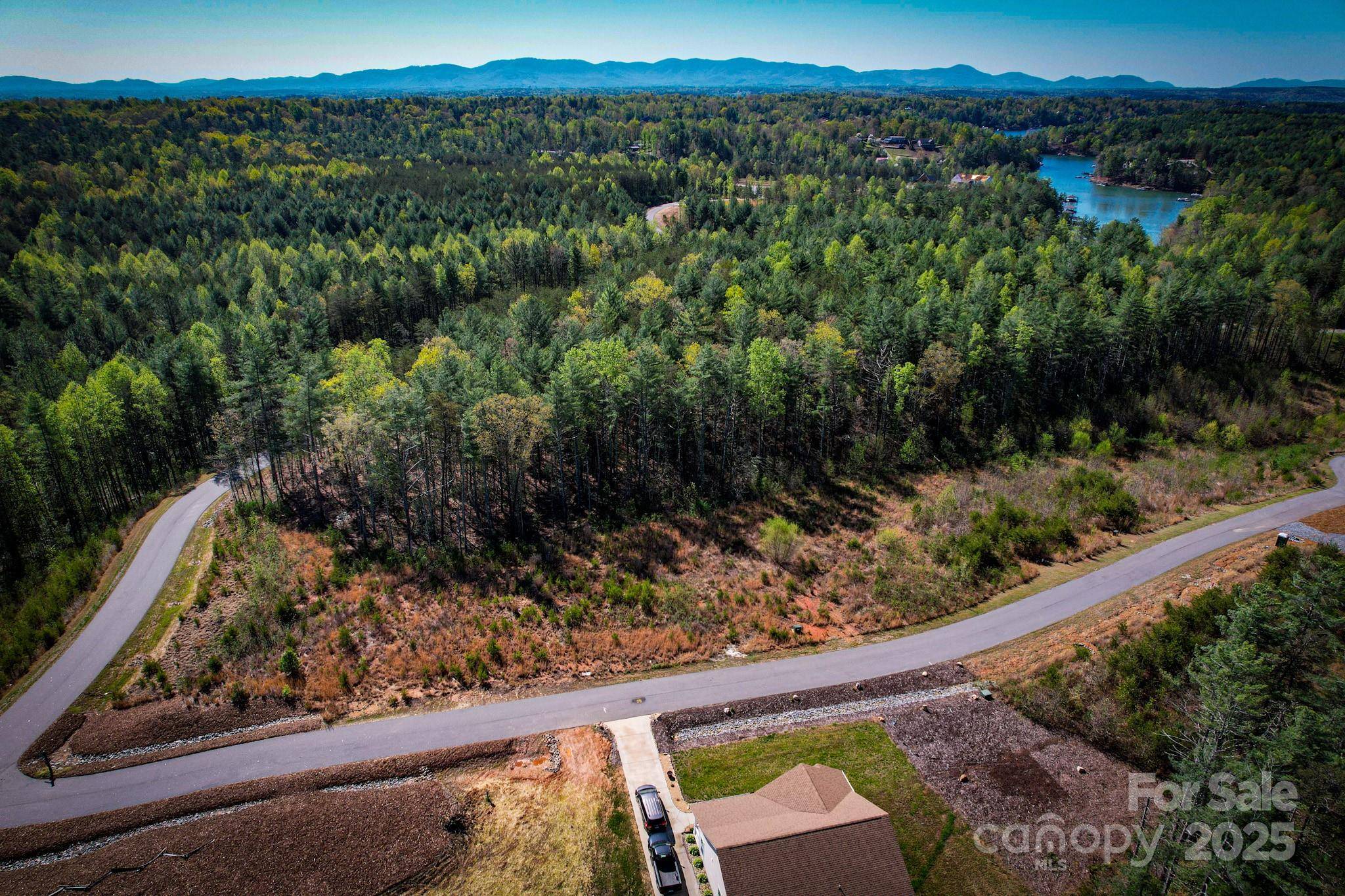 2033 Starlight LN #111, Morganton, NC 28655