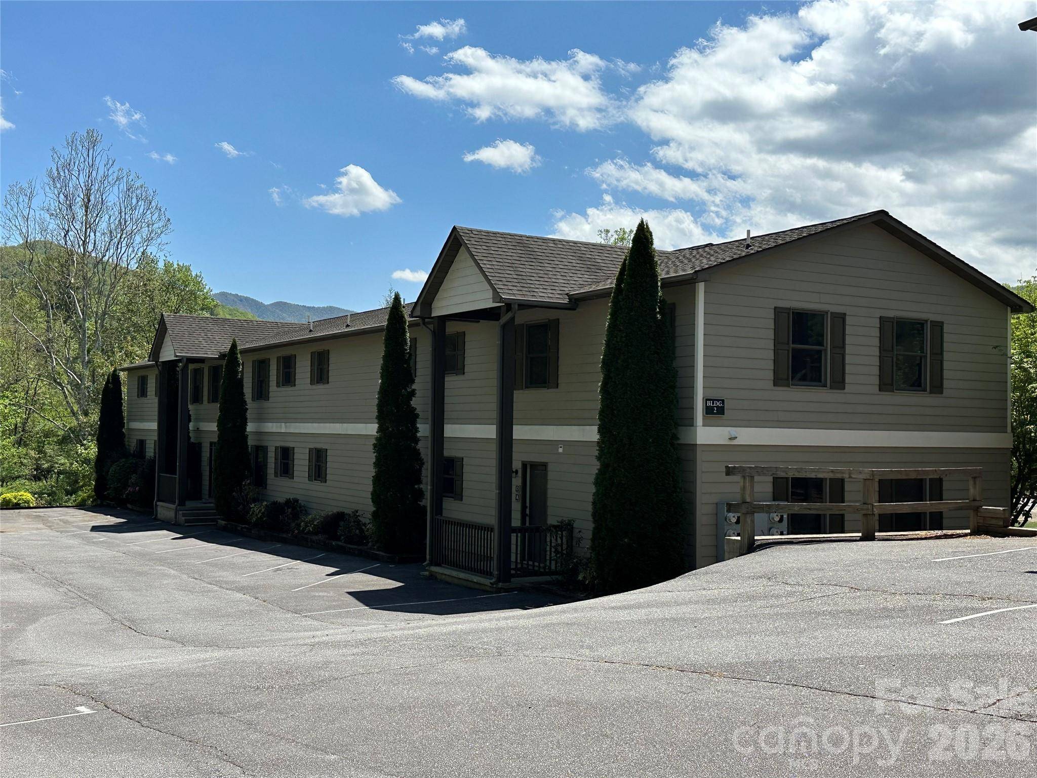 11014 NC 80 HWY S #2B, Burnsville, NC 28714