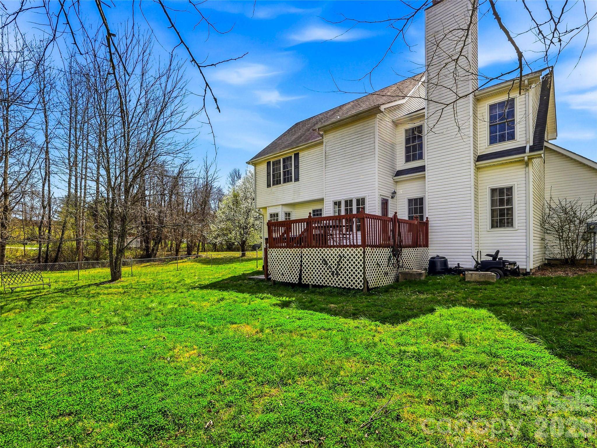 61 Rolling Hills RD, Mills River, NC 28759