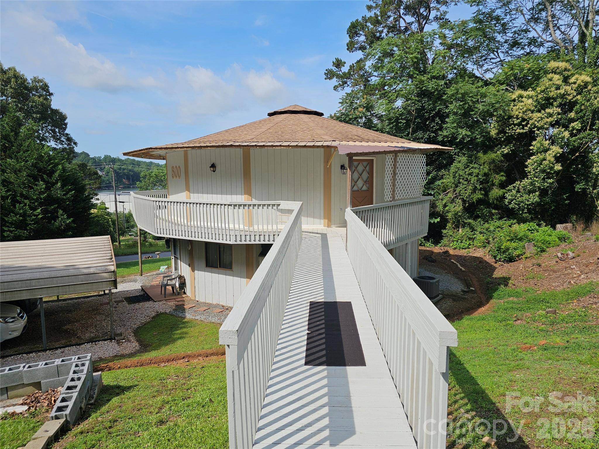 500 Steel Bridge LOOP, Hickory, NC 28601