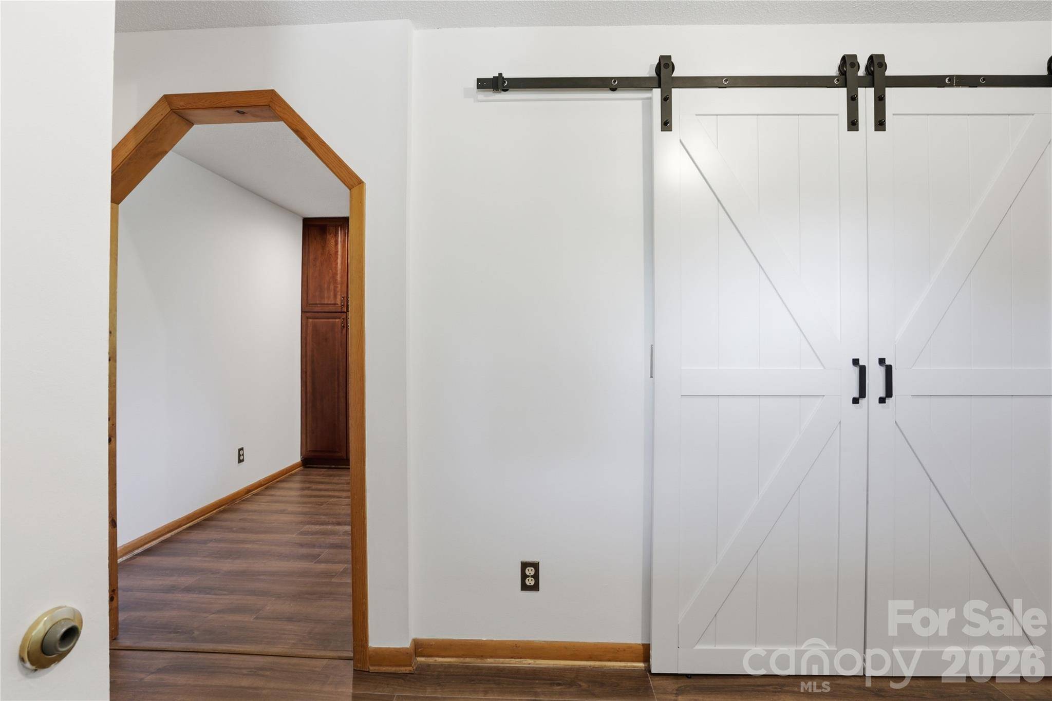 207 Wood Dale DR, Hendersonville, NC 28791
