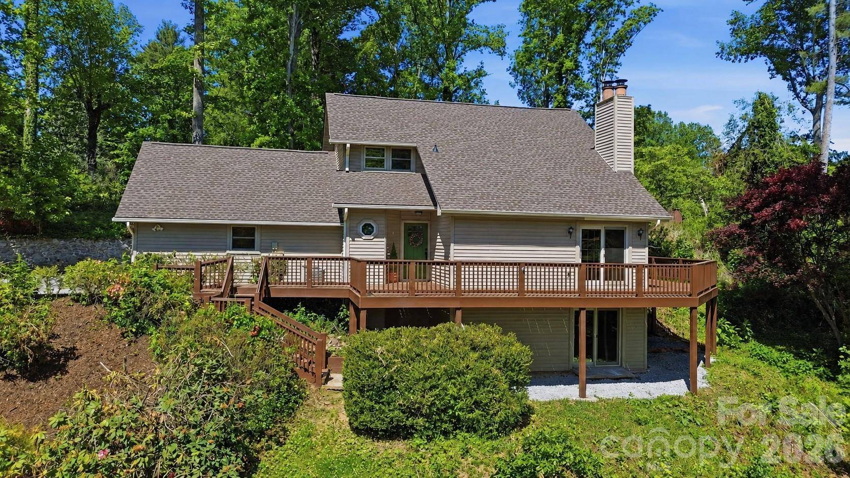 207 Wood Dale DR, Hendersonville, NC 28791