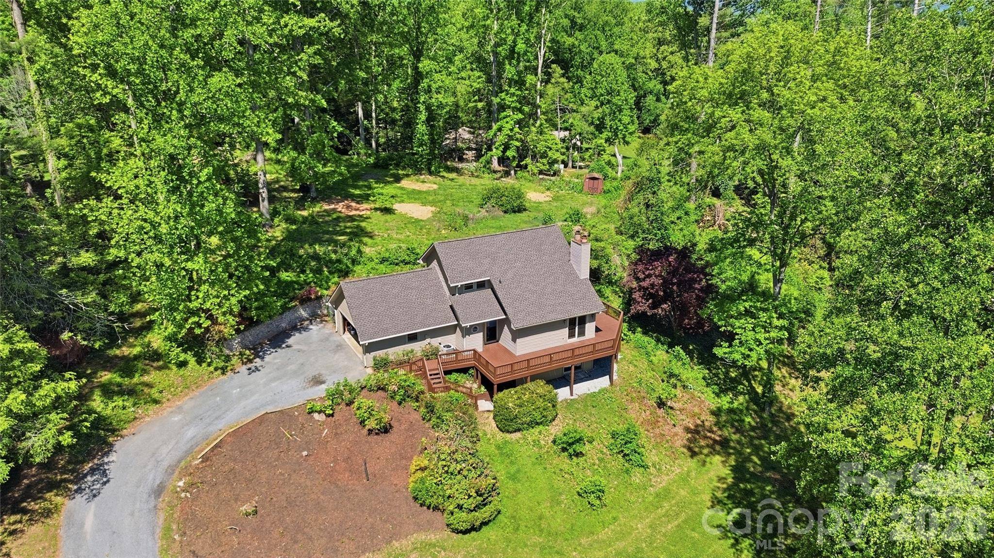 207 Wood Dale DR, Hendersonville, NC 28791