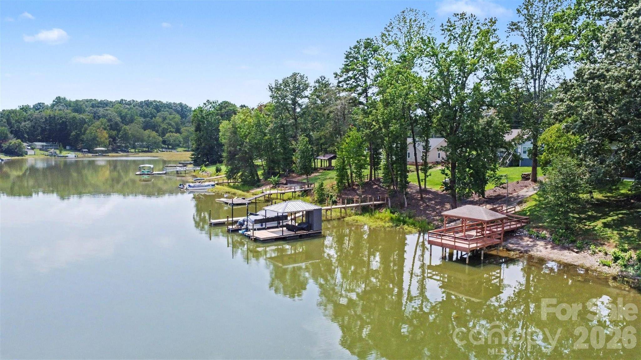 6917 Navajo TRL, Sherrills Ford, NC 28673