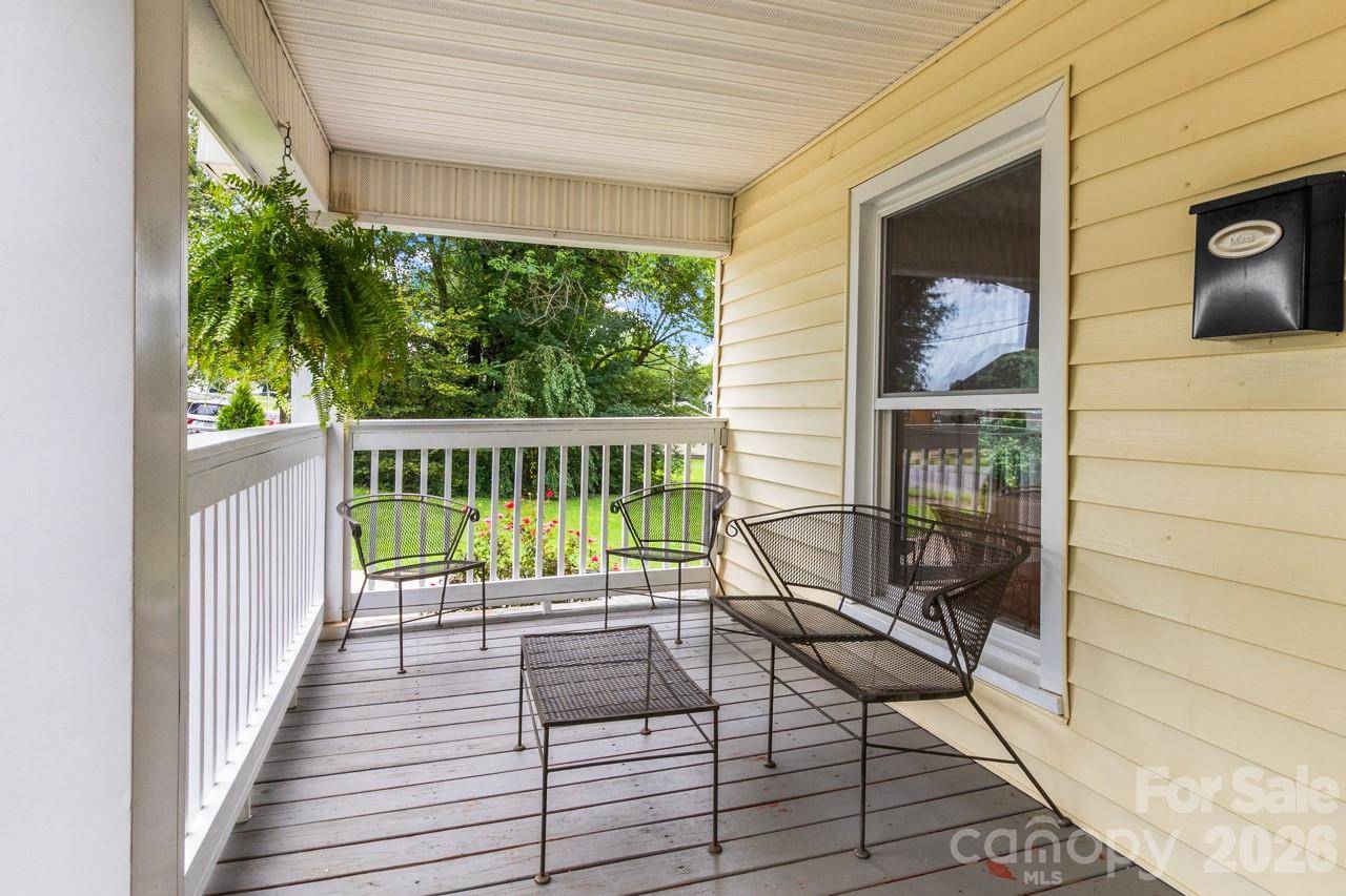 412 N 1st AVE, Maiden, NC 28650
