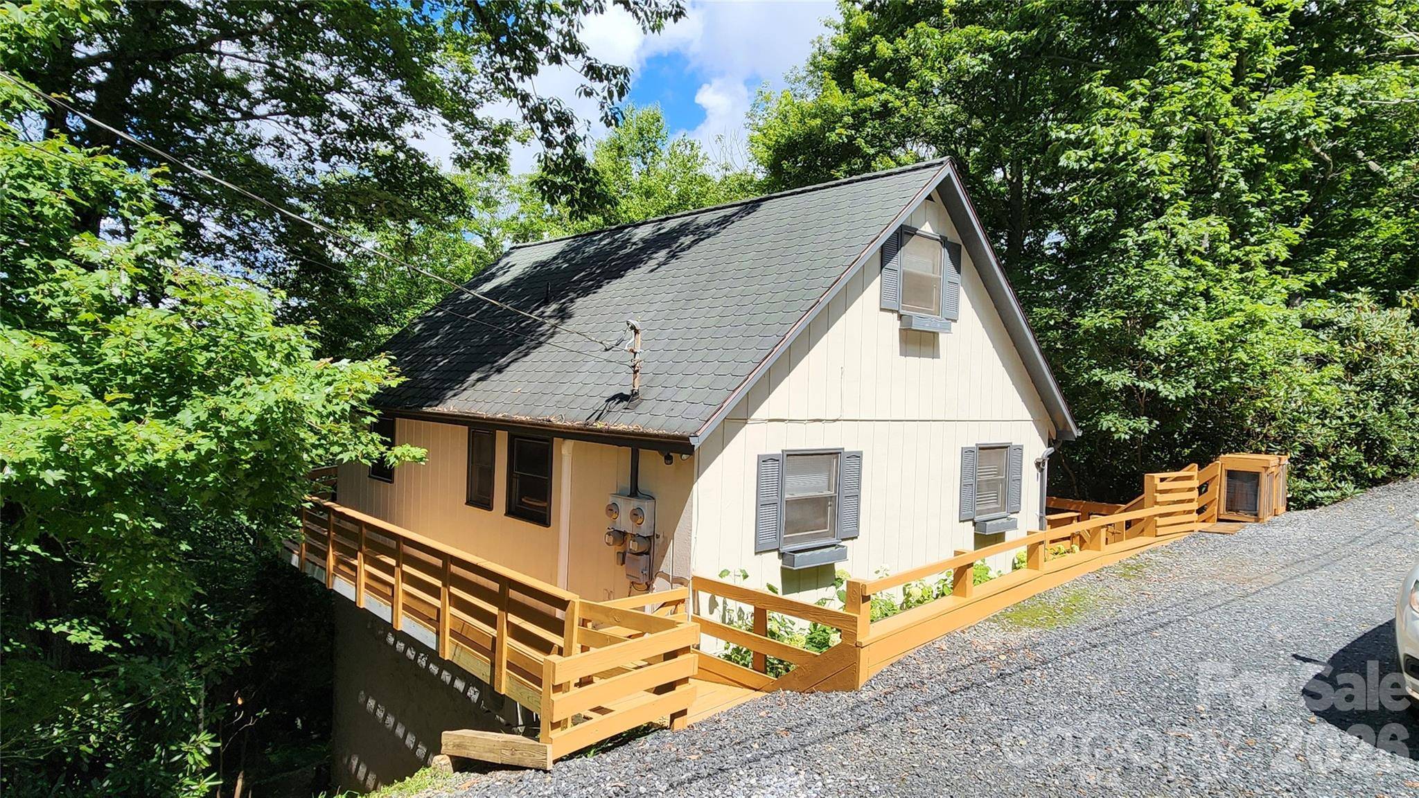 188 Forest LN, Blowing Rock, NC 28605