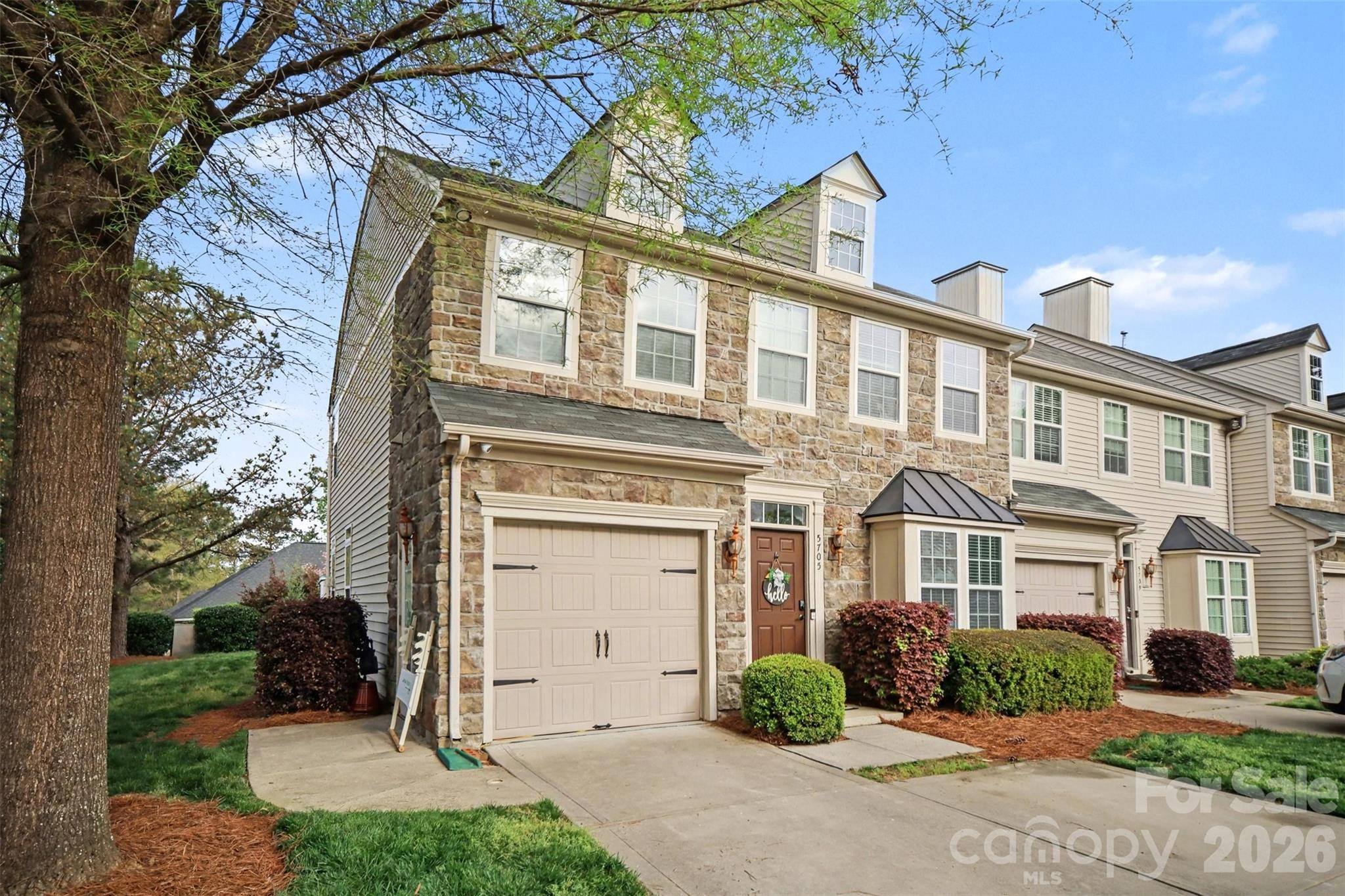 5705 Mossdale LN, Charlotte, NC 28278