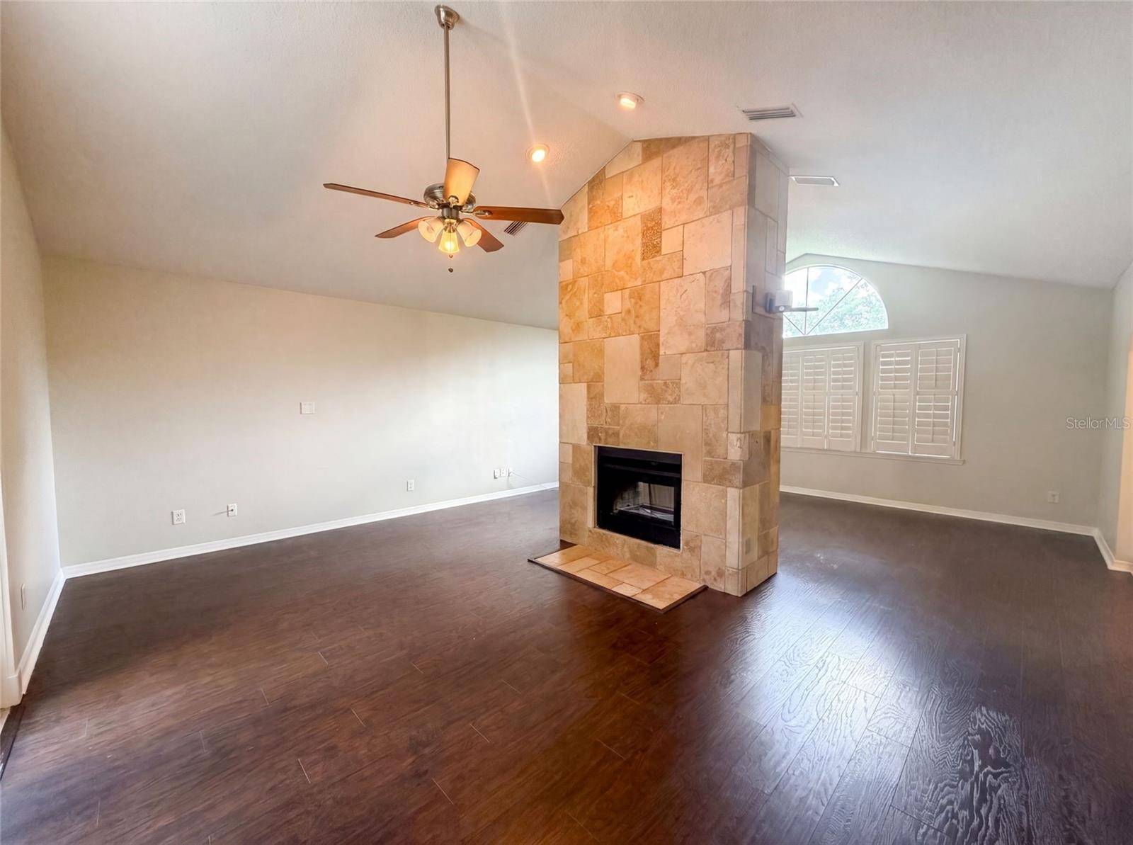 300 SPRUCEWOOD RD, Lake Mary, FL 32746