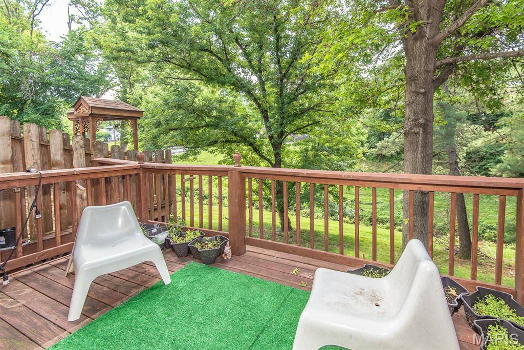 2034 Falling Brook DR, Maryland Heights, MO 63043