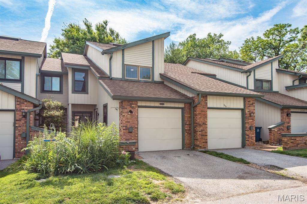 2034 Falling Brook DR, Maryland Heights, MO 63043