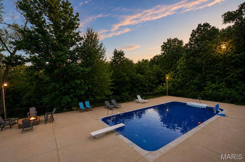 4714 Huntington DR, Farmington, MO 63640