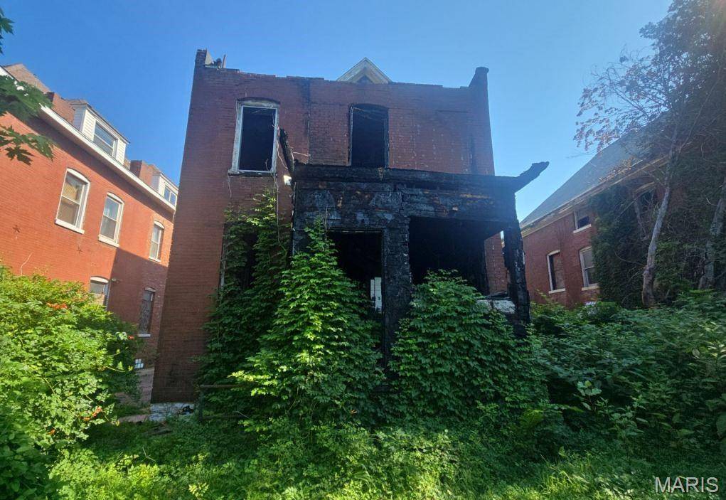 5044 Raymond AVE, St Louis, MO 63113