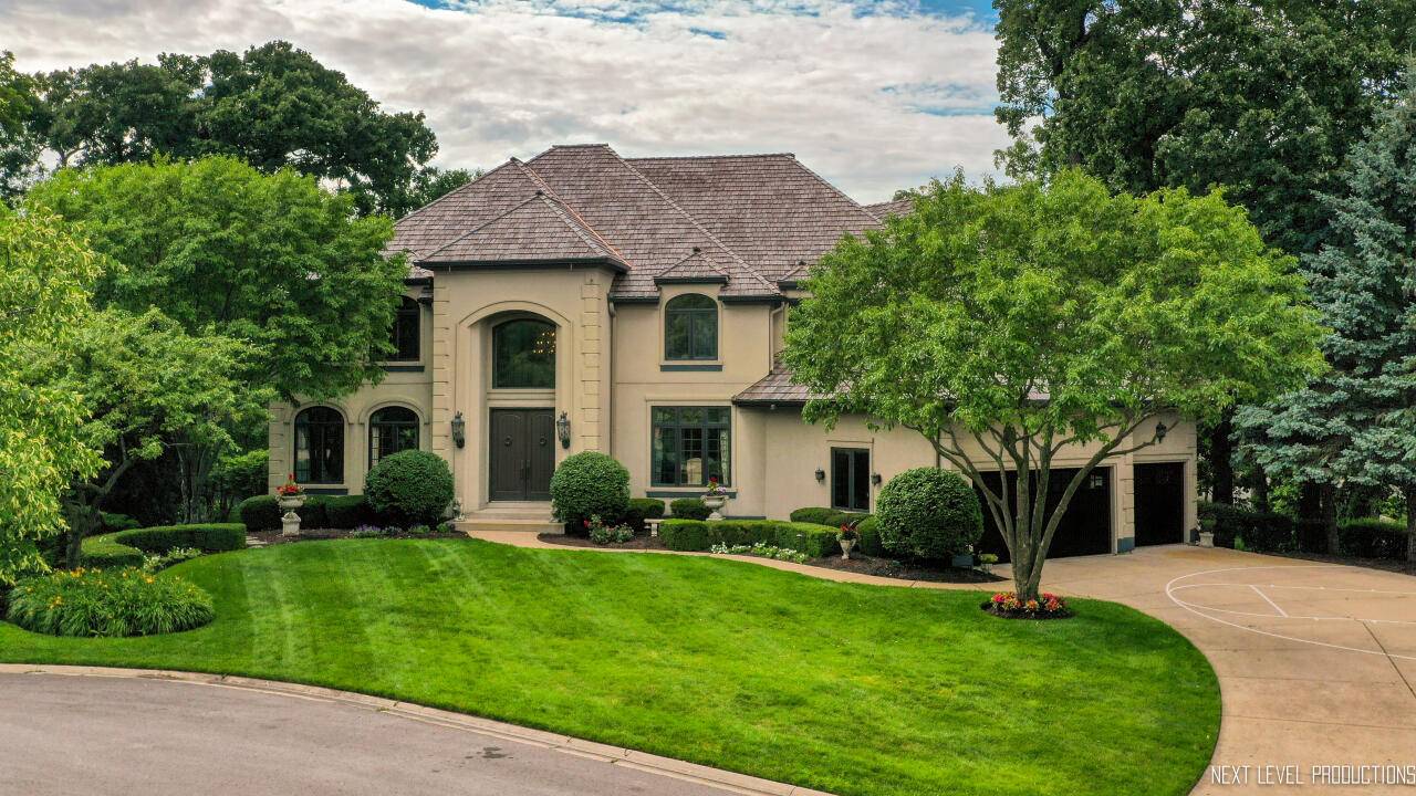 203 Settlers CT, Naperville, IL 60565