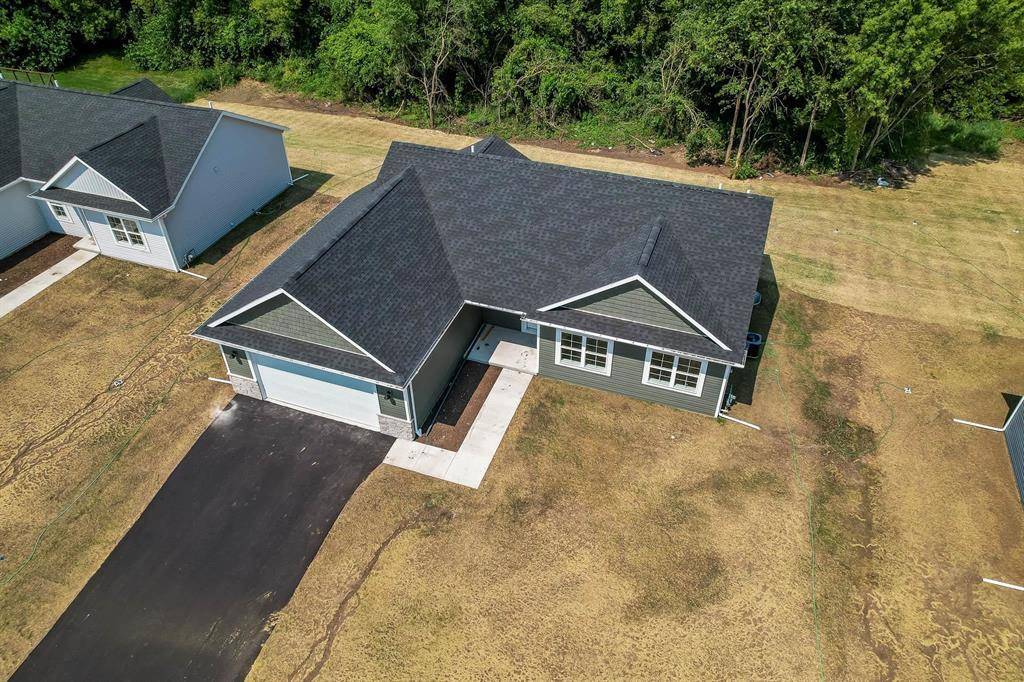 14180 Prairie Commons LN, South Beloit, IL 61080
