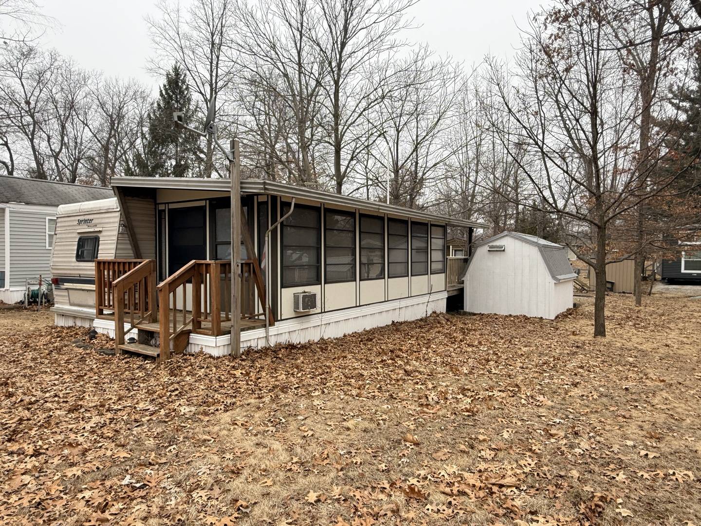 8-21/22 Woodhaven Lakes, Sublette, IL 61367