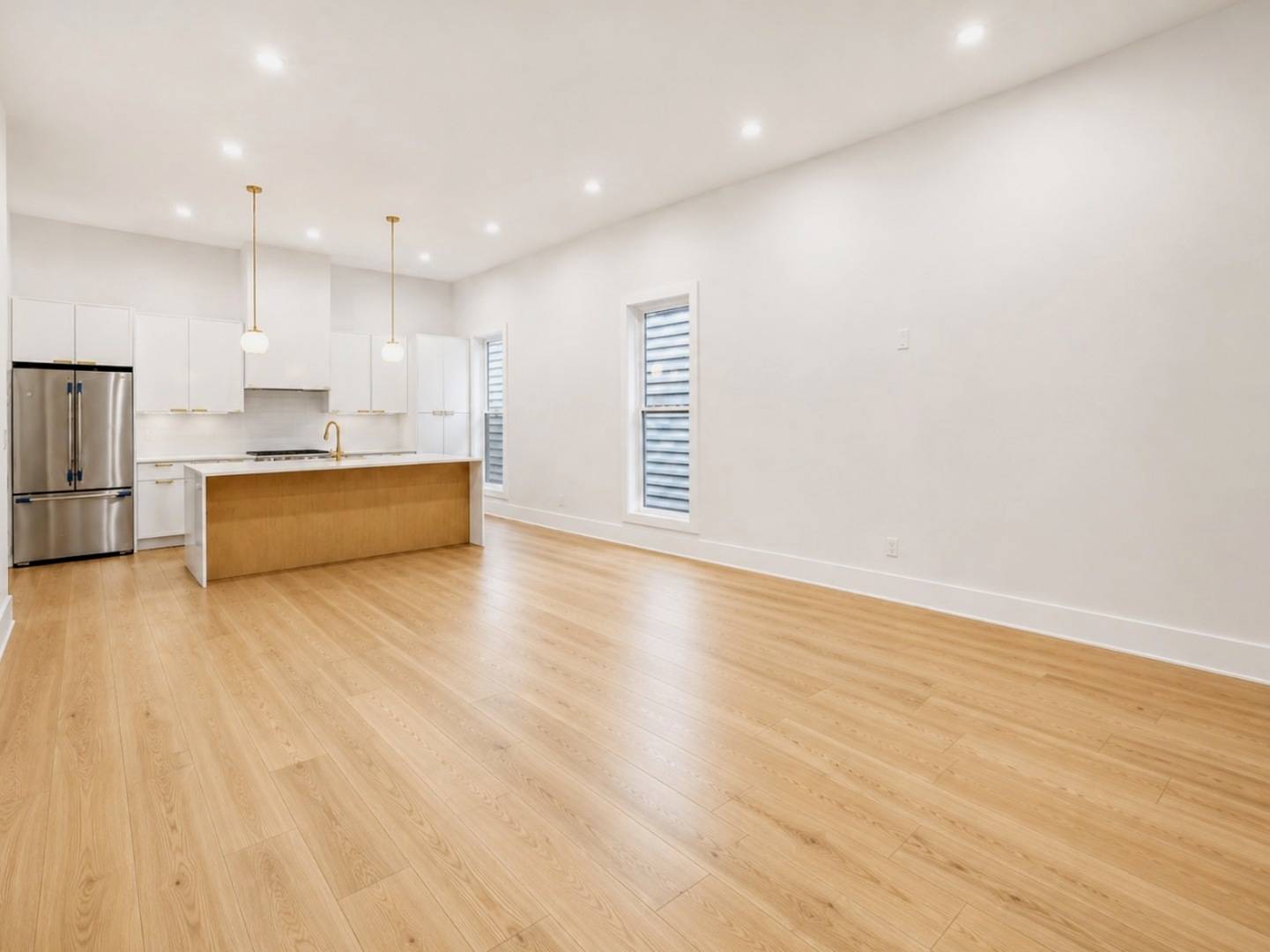 3644 W Cornelia AVE #1, Chicago, IL 60618