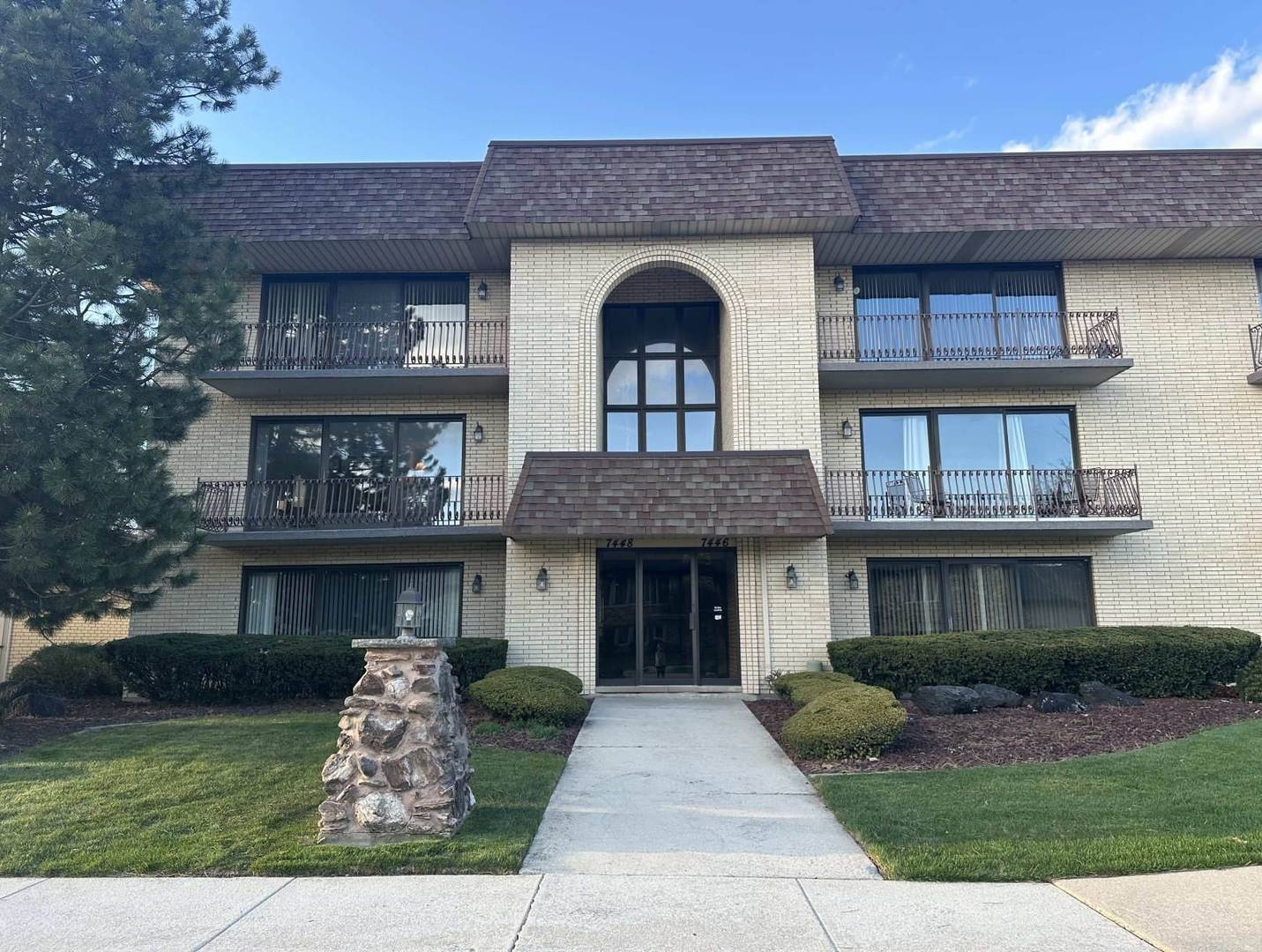7448 W 153rd ST #2, Orland Park, IL 60462