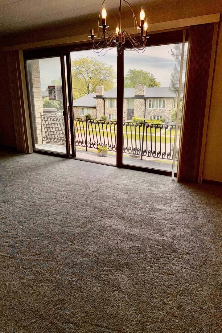 7448 W 153rd ST #2, Orland Park, IL 60462