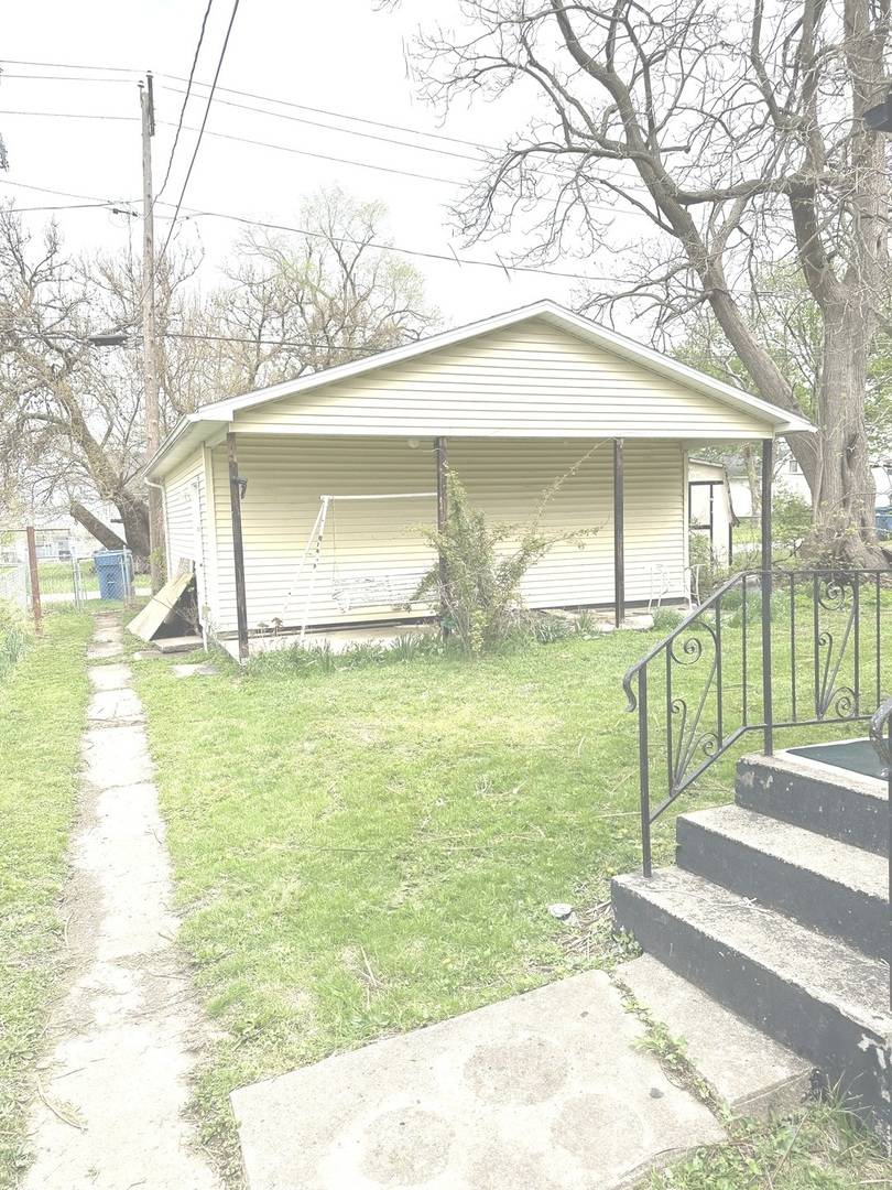 1221 E CHESTNUT ST, Kankakee, IL 60901