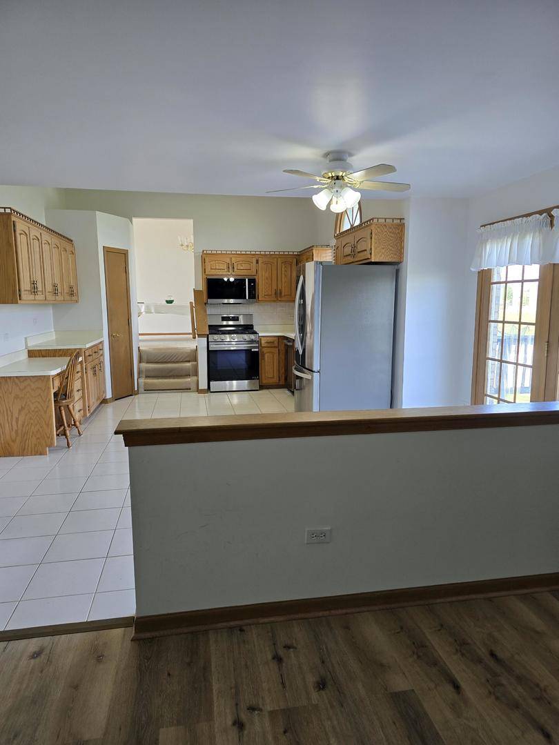 8413 Brookside Glen DR, Tinley Park, IL 60487
