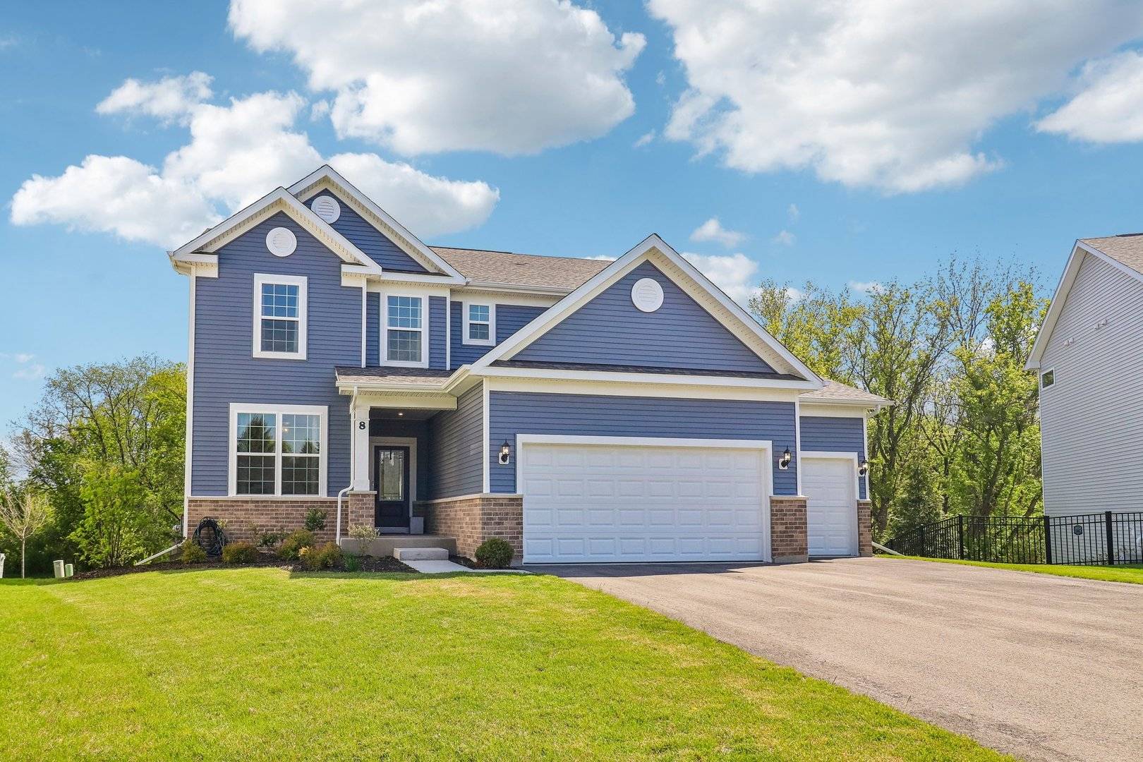 8 Liam CT, Algonquin, IL 60102