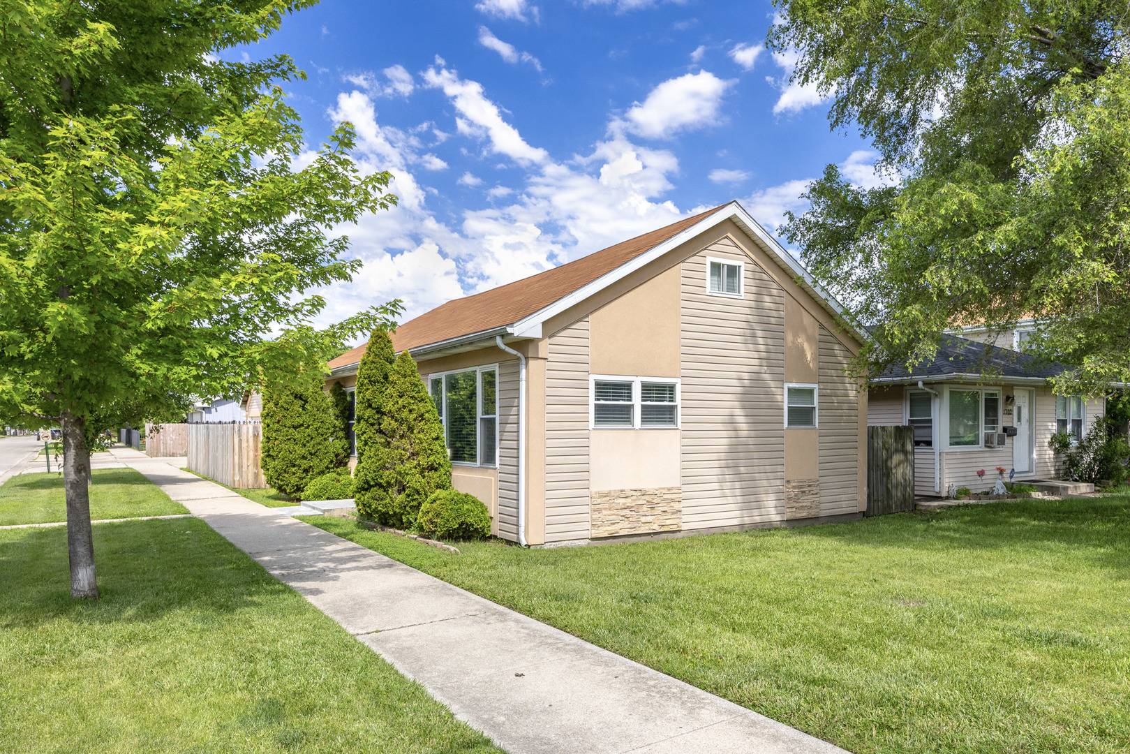 1700 N 37th AVE, Stone Park, IL 60165