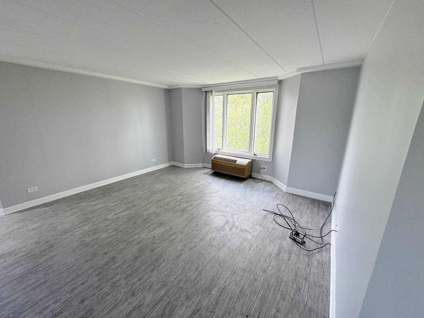 1 Renaissance PL #617, Palatine, IL 60067