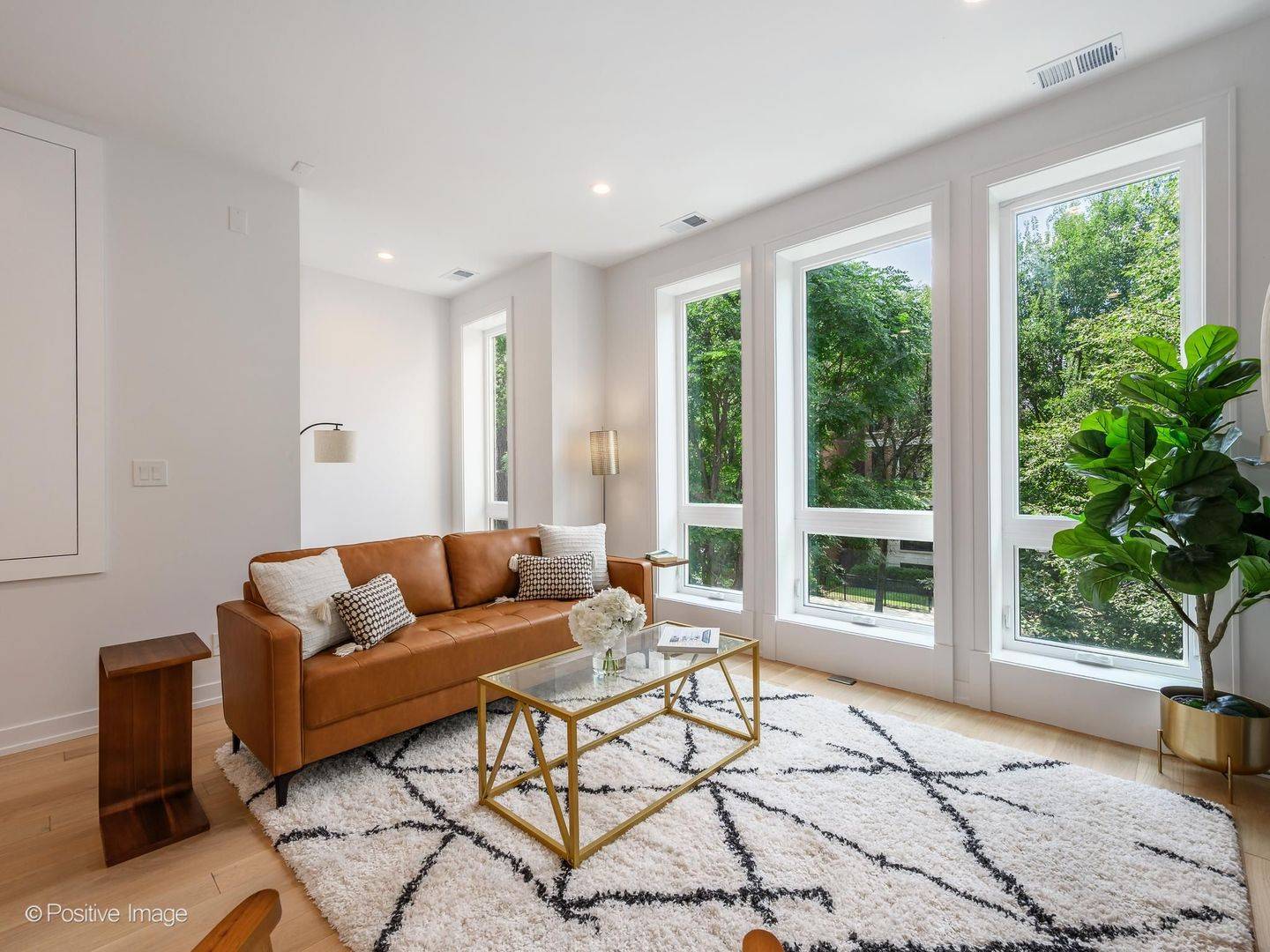 3721 N Kenmore AVE #2, Chicago, IL 60613