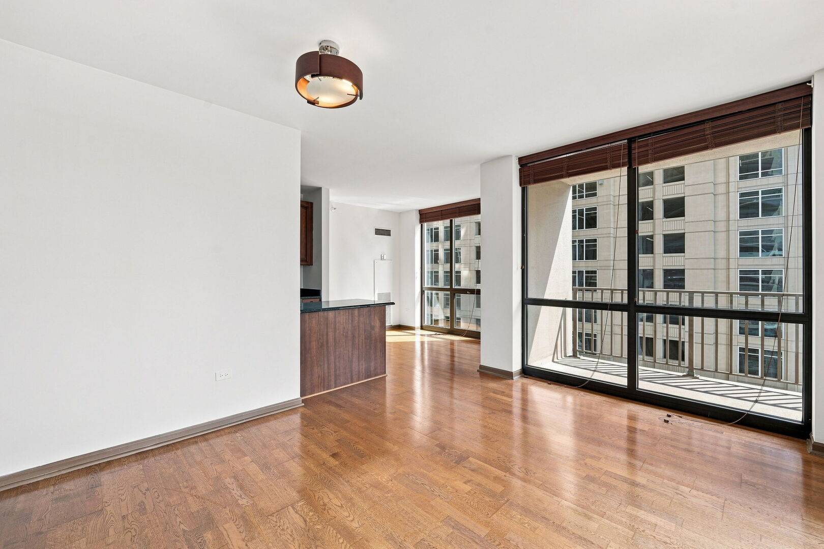 635 N Dearborn ST #902, Chicago, IL 60654