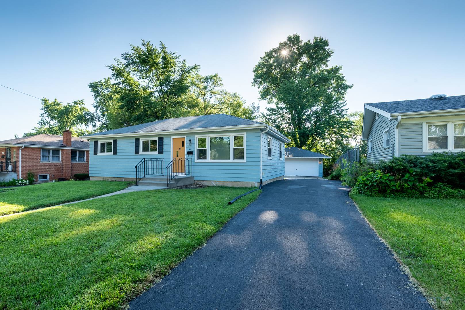 711 N 3rd AVE, Villa Park, IL 60181