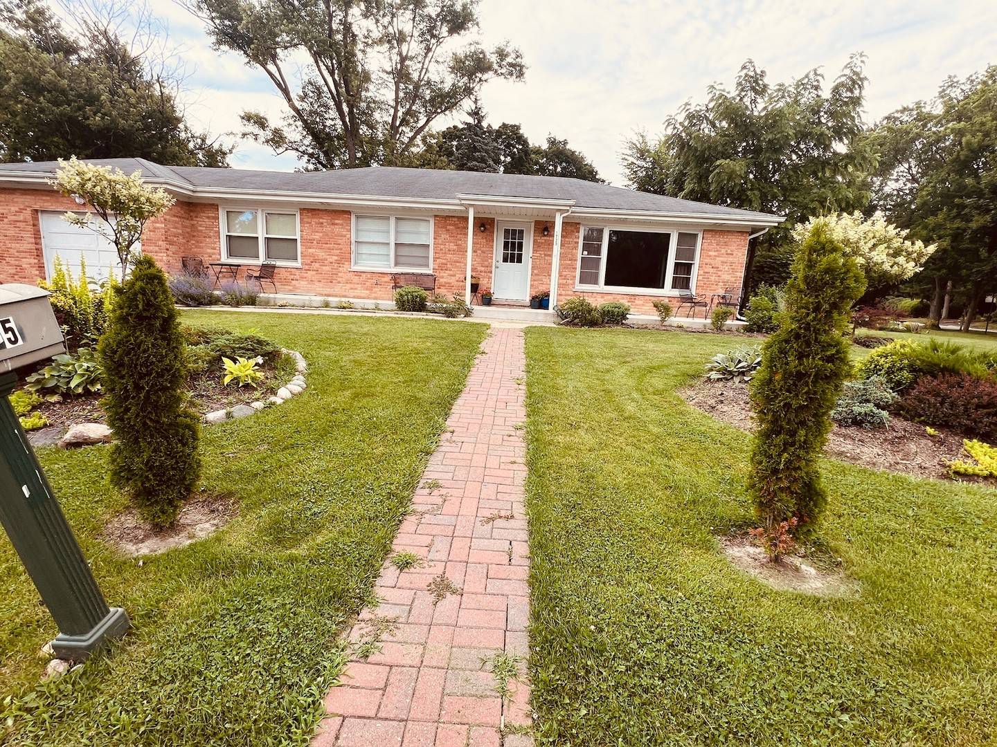 1725 Happ RD, Northbrook, IL 60062