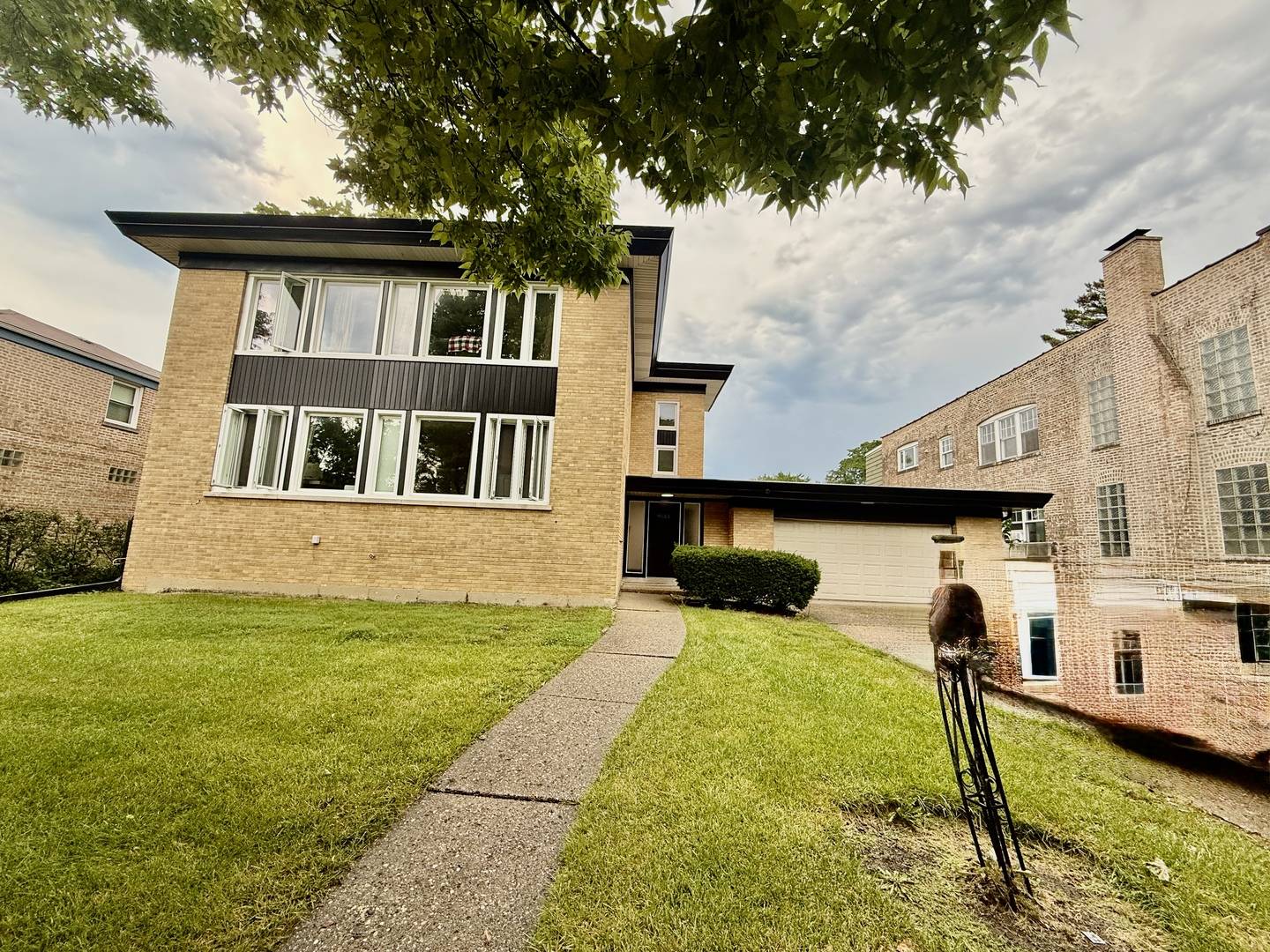 9033 Ewing AVE #garden, Skokie, IL 60203