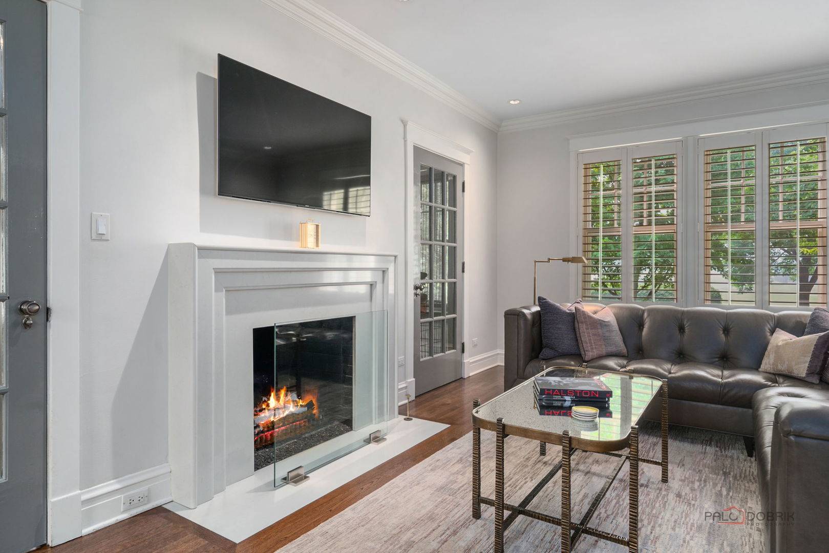 106 E Woodland RD, Lake Forest, IL 60045