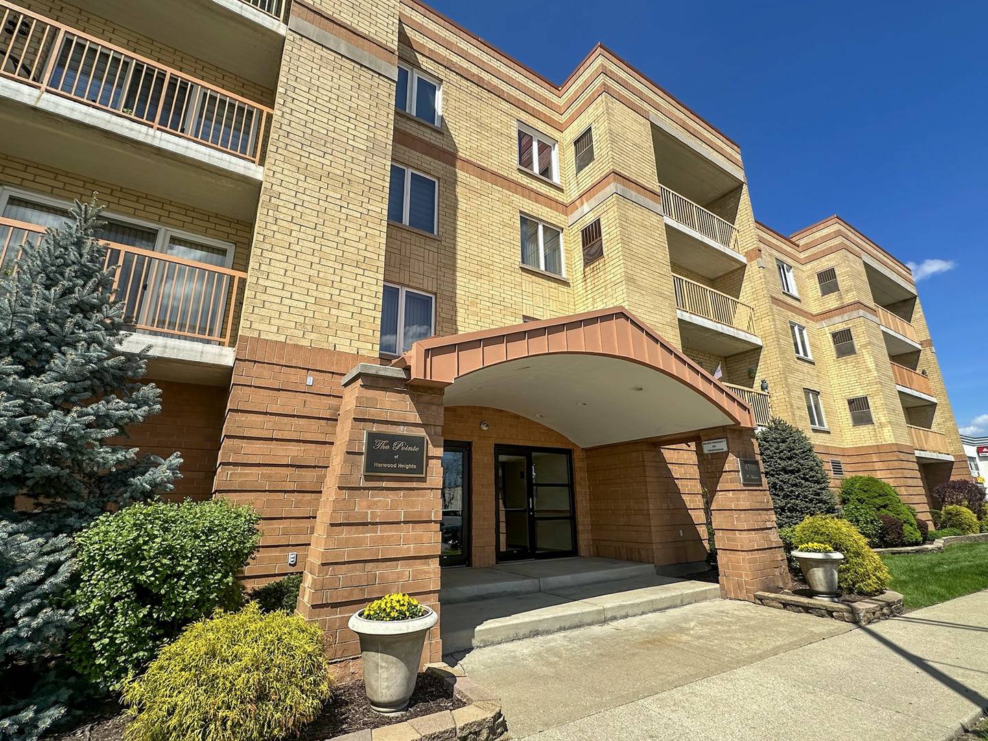 4700 N Harlem AVE #306, Harwood Heights, IL 60706