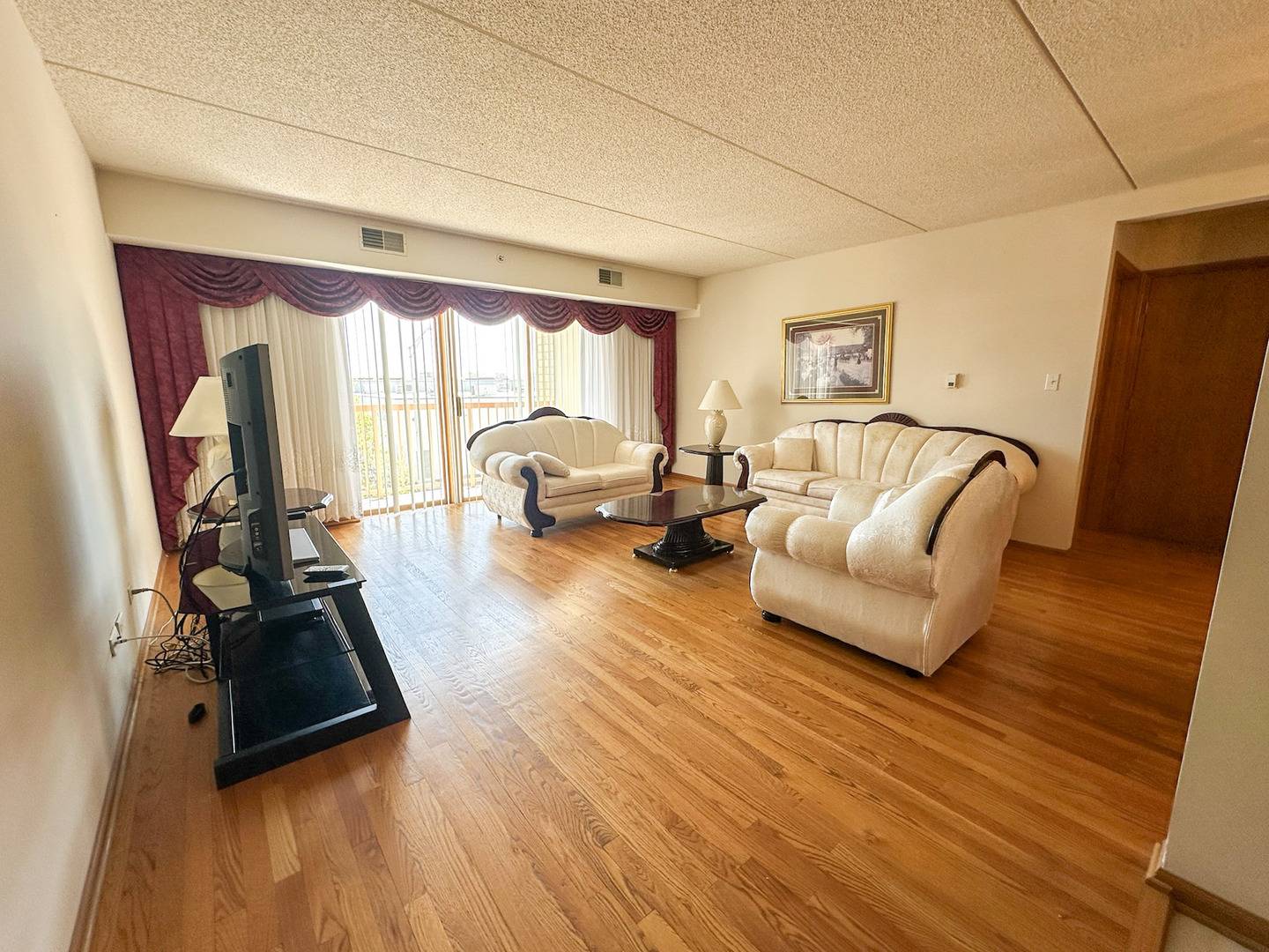 4700 N Harlem AVE #306, Harwood Heights, IL 60706