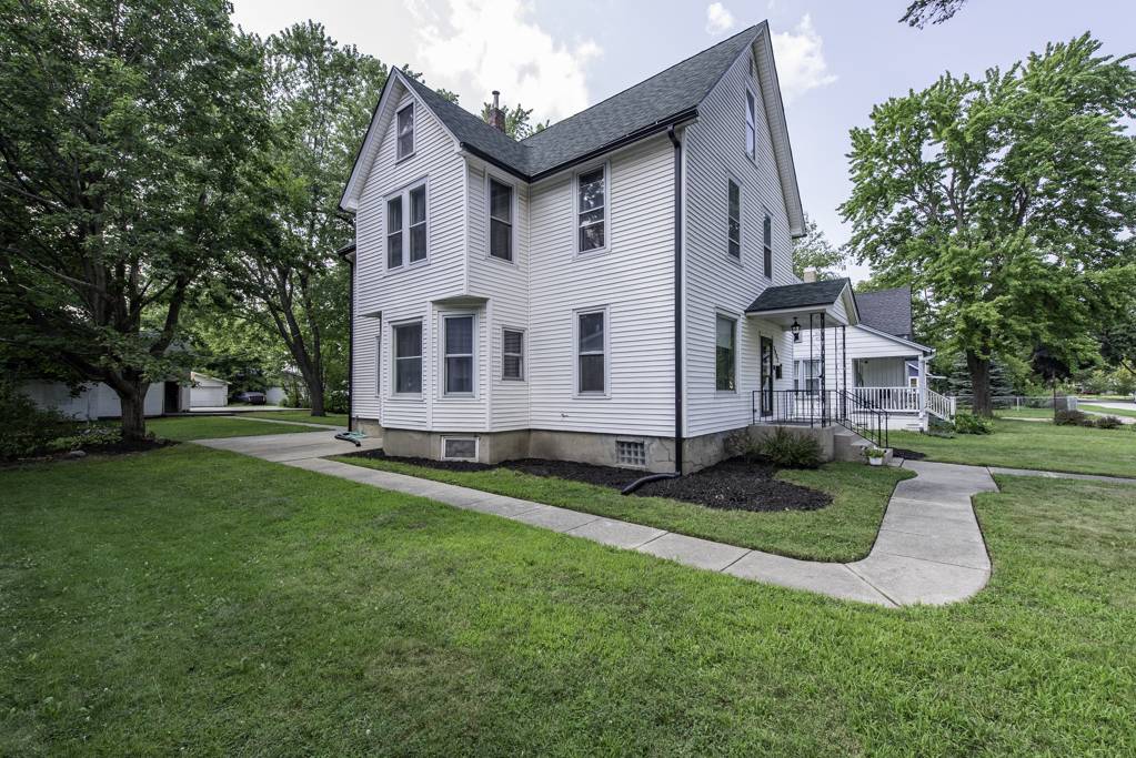 3002 Enoch AVE, Zion, IL 60099
