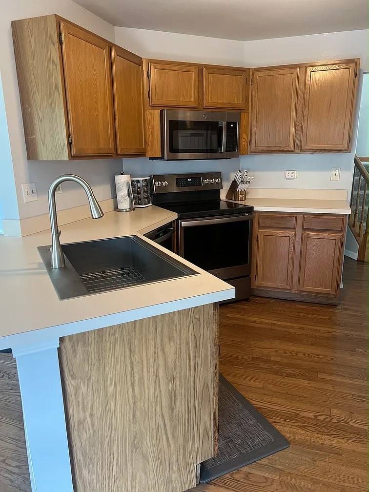 27W220 Chelsea CIR N, Winfield, IL 60190