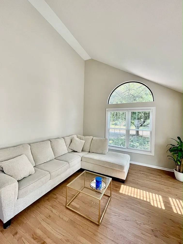 27W220 Chelsea CIR N, Winfield, IL 60190