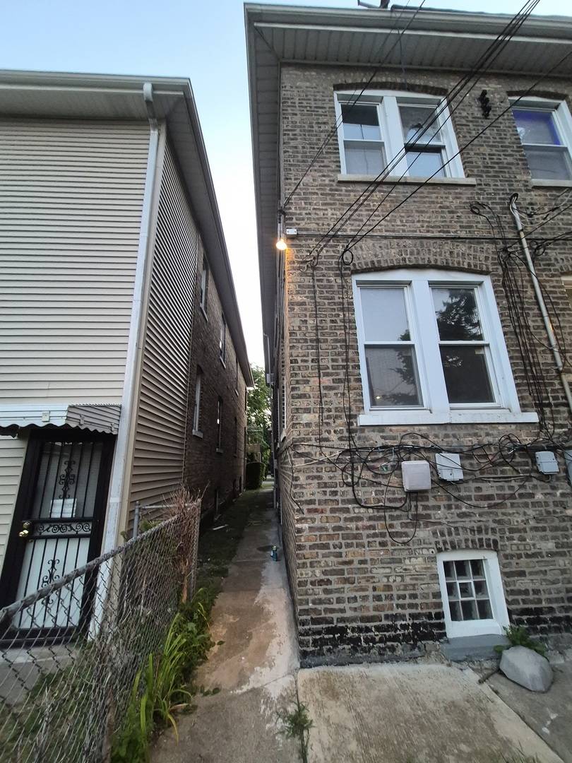 6807 S Talman AVE, Chicago, IL 60629