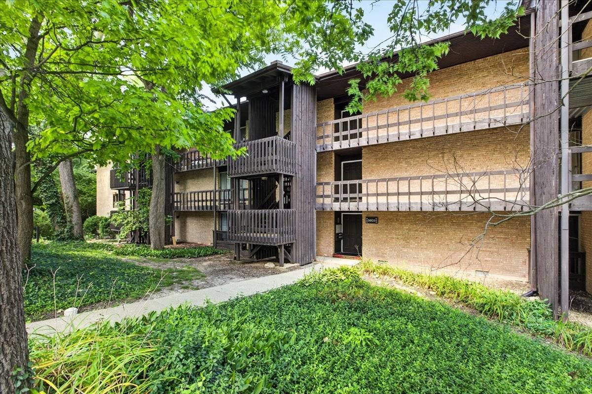 5603 Lakeside DR #3C, Lisle, IL 60532