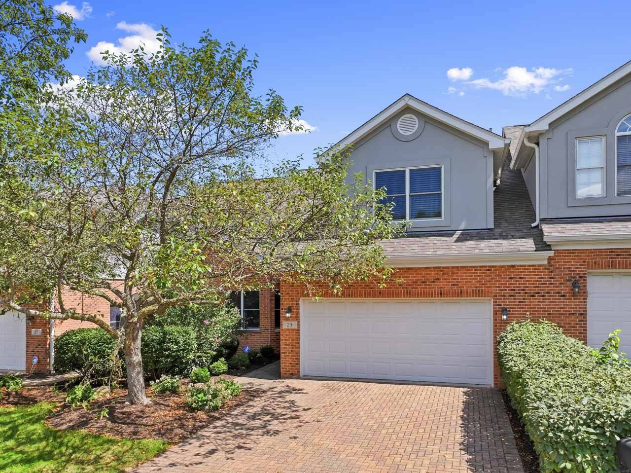 29 Chancel LN, Glen Ellyn, IL 60137