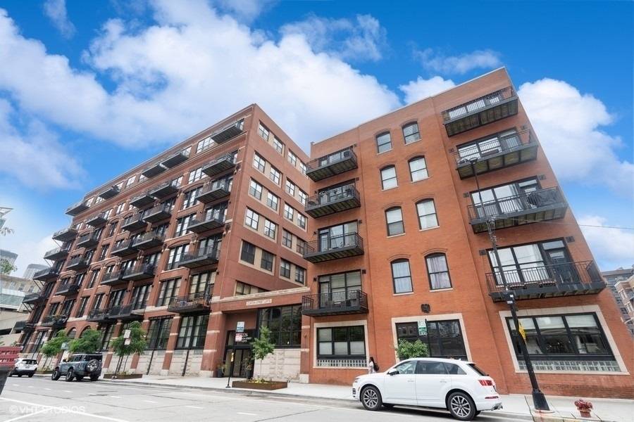 226 N Clinton ST #711, Chicago, IL 60661