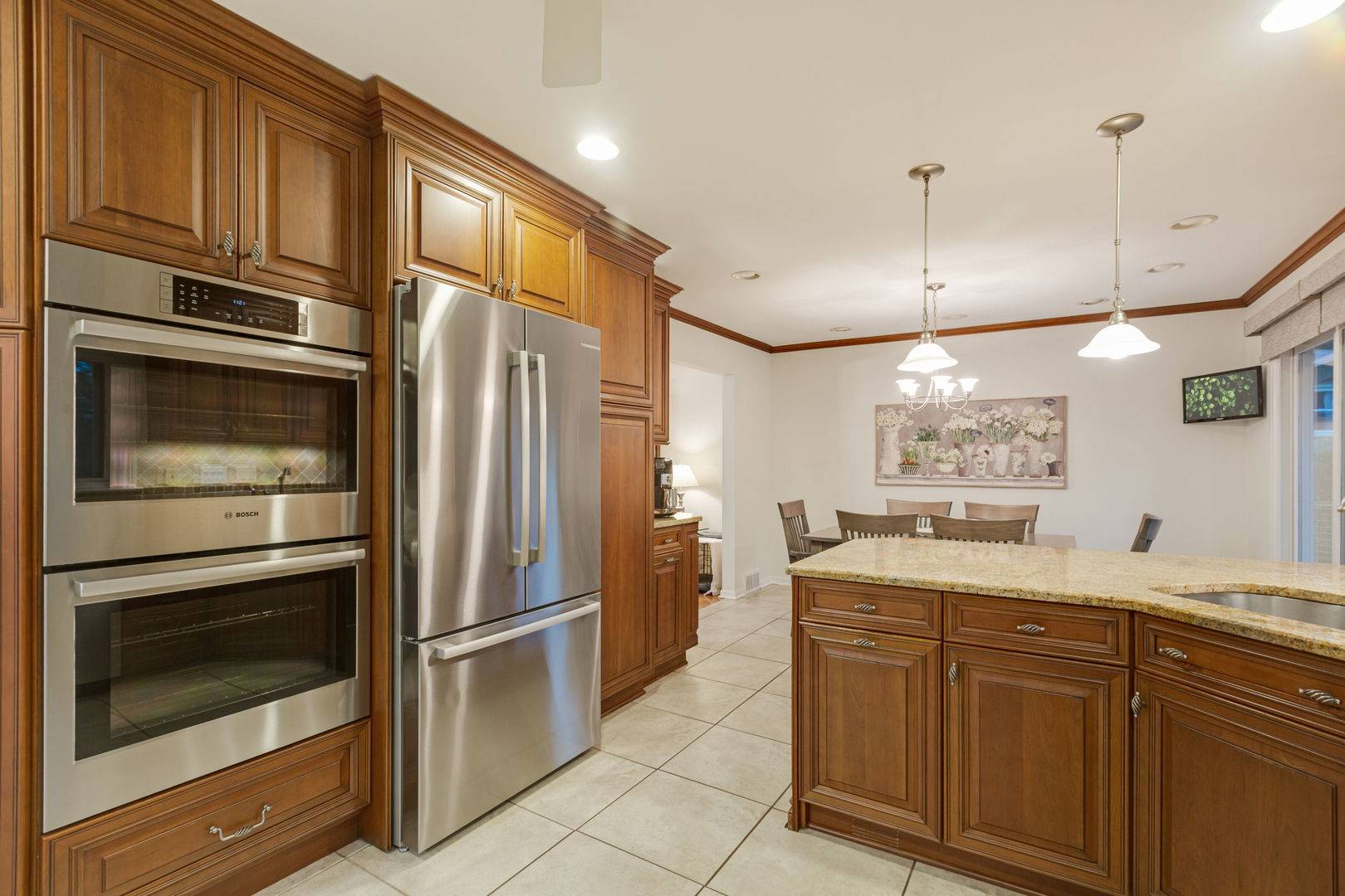 1685 Dartmouth LN, Deerfield, IL 60015